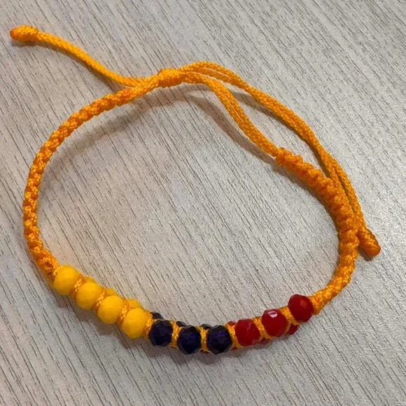 Colorful Beaded Bracelet - Picture 2 of 3